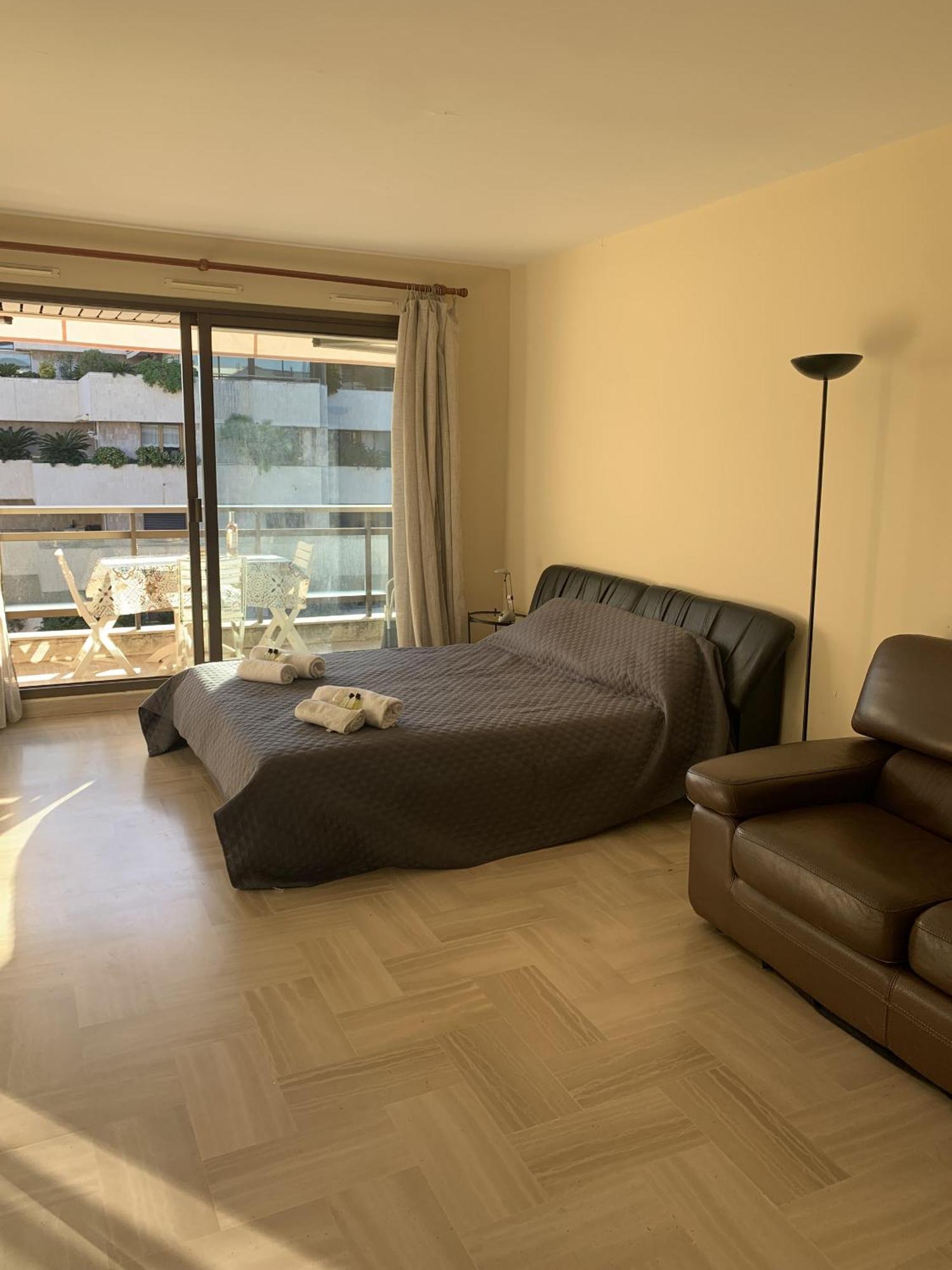 Gray D'Albion Pol519 Studio Cannes Exterior photo